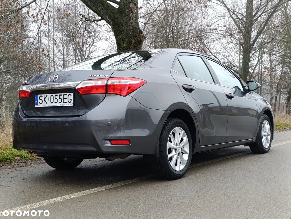 Toyota Corolla 1.6 Premium + - 29