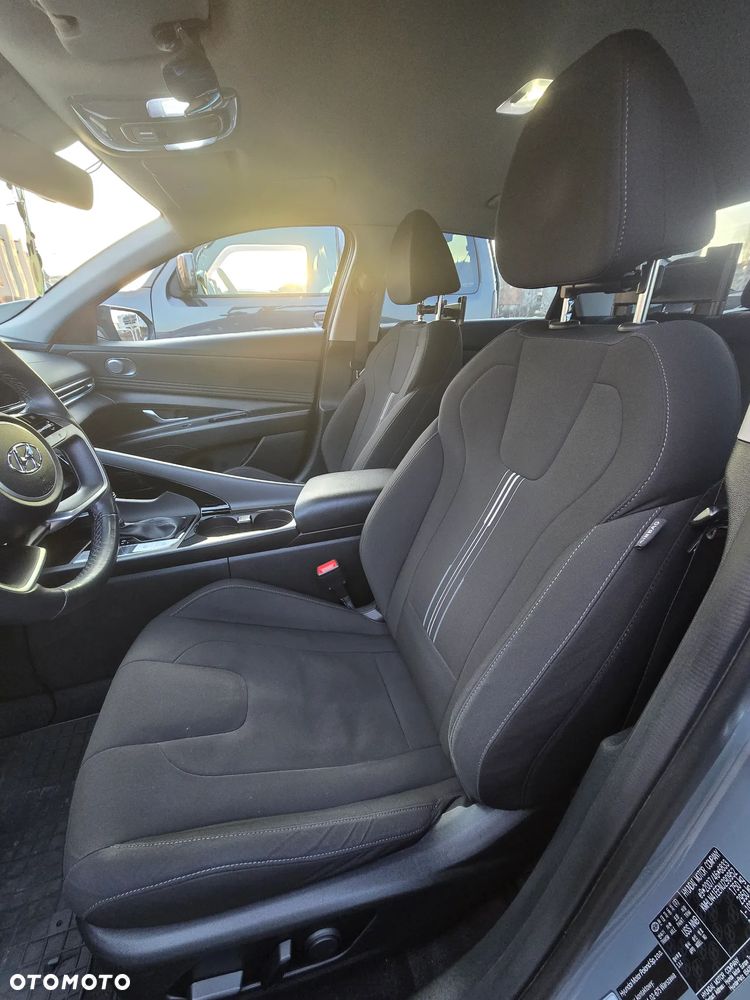 Hyundai Elantra 1.6 Executive CVT - 40