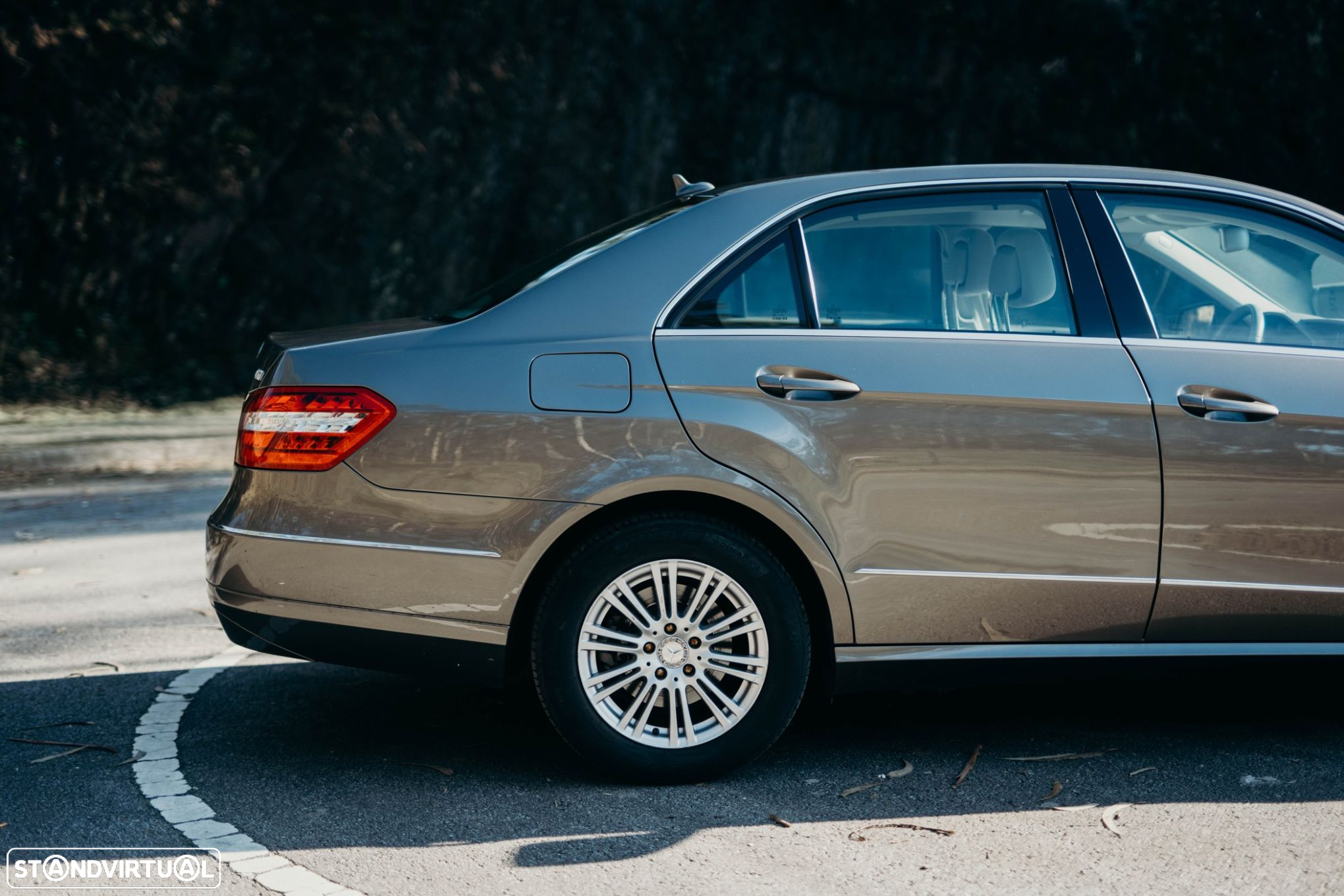Mercedes-Benz E 250 CGi Elegance BlueEfficiency - 34