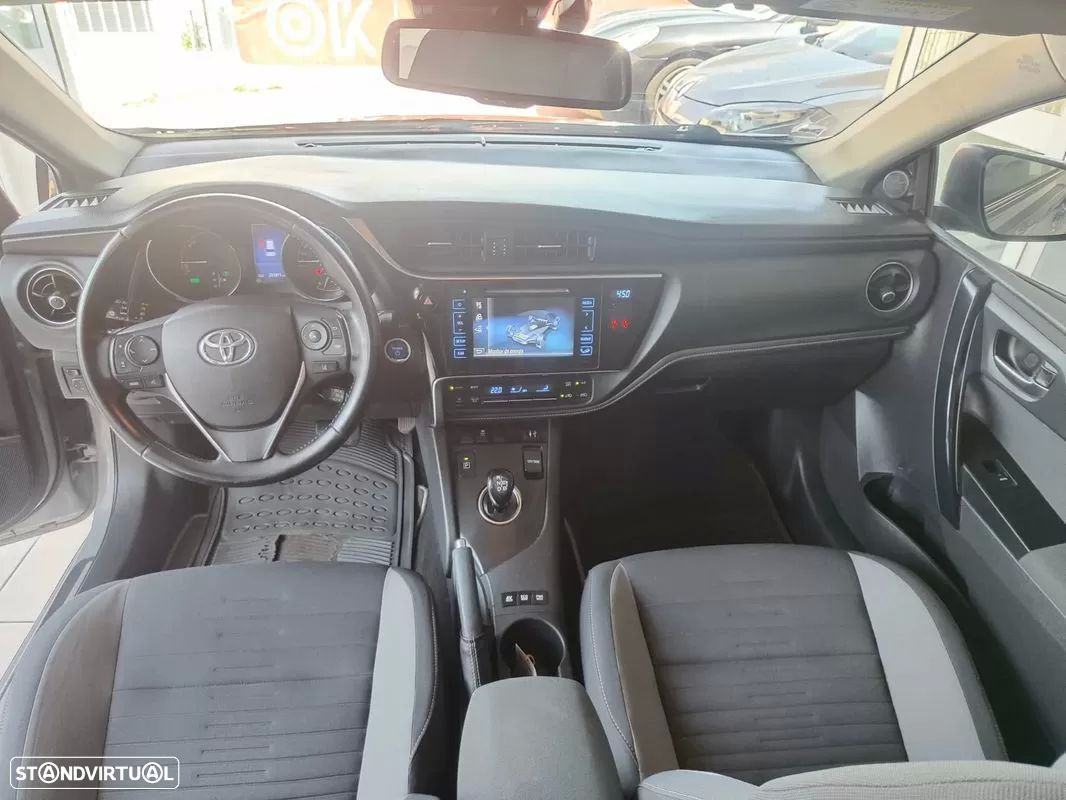 Toyota Auris Touring Sports 1.8 HSD Comfort+P.Sport - 19