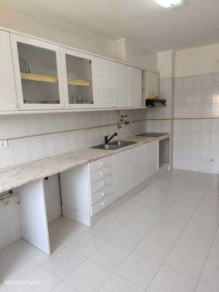 Apartamento com 3 quartos e 2 casas de banho no Cartaxo - Grande imagem: 3/12