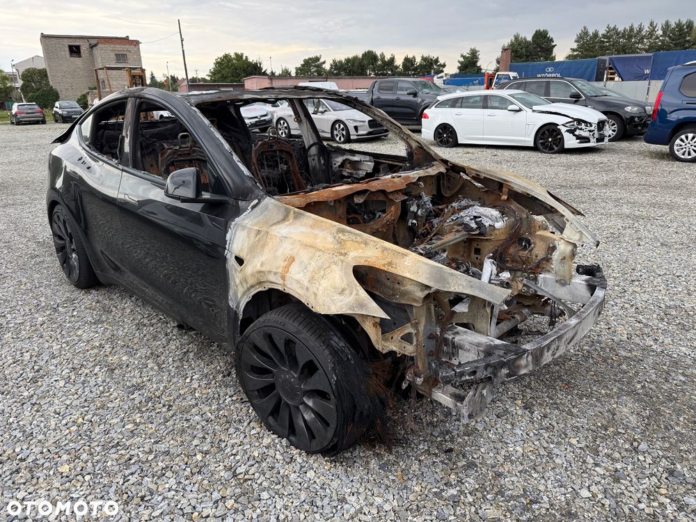 Tesla Y Model Performance Dual Motor AWD - 5