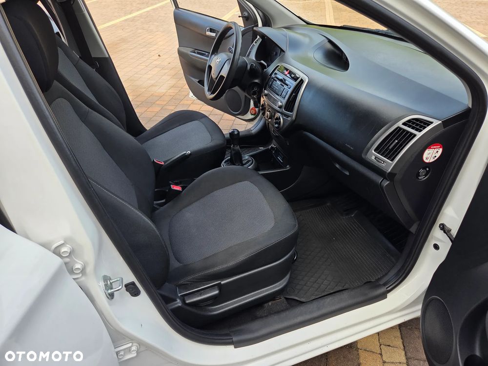 Hyundai i20 - 18