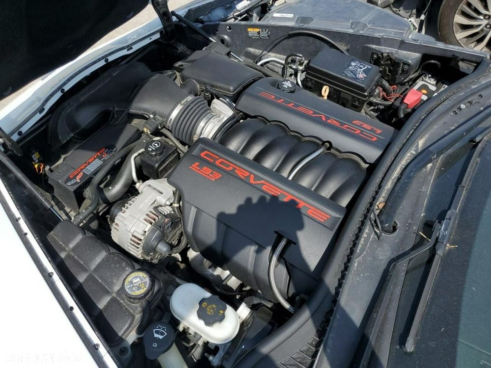 Chevrolet Corvette - 11