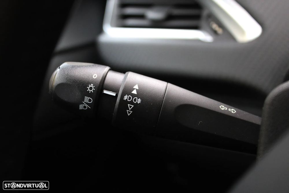 Peugeot 208 1.2 PureTech Style - 38
