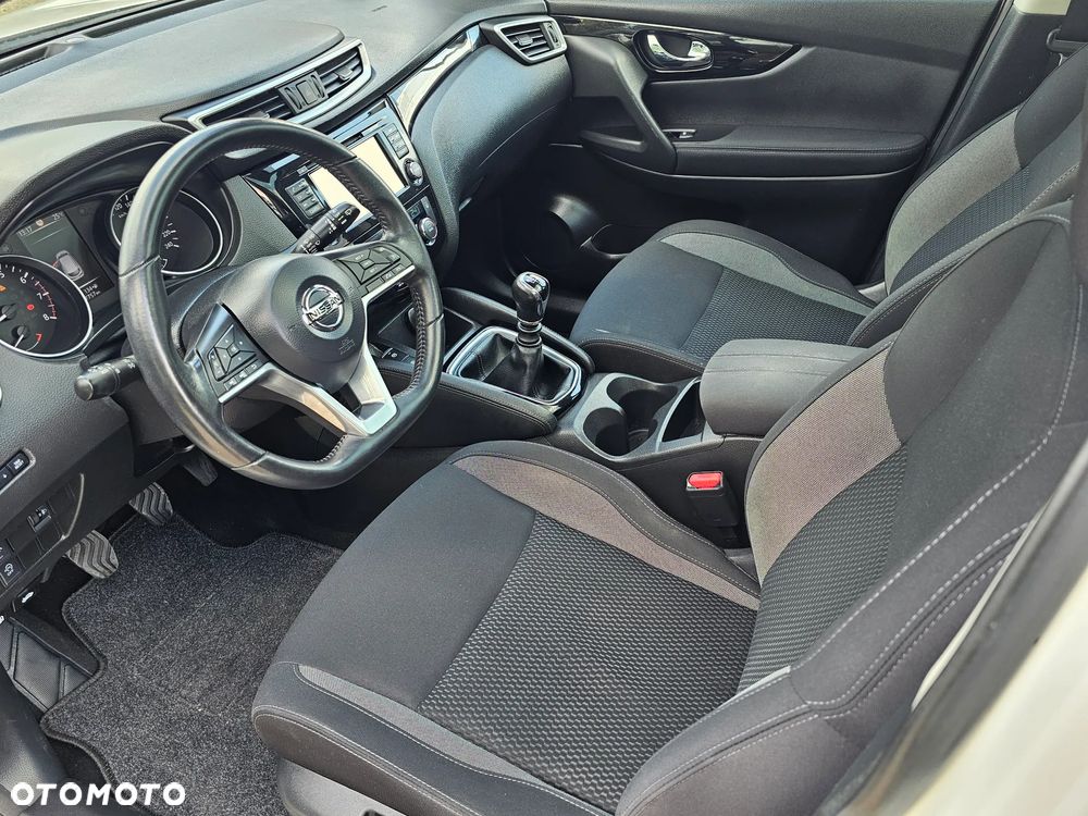Nissan Qashqai 1.2 DIG-T Acenta EU6 - 17