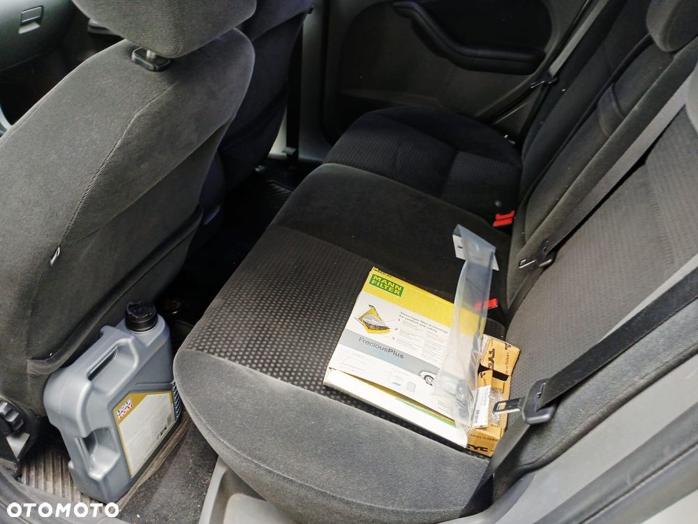 Ford Focus 1.6 TDCi DPF Ghia - 19