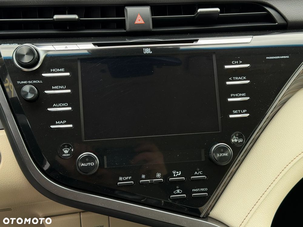 Toyota Camry 2.5 Hybrid Executive CVT - 22