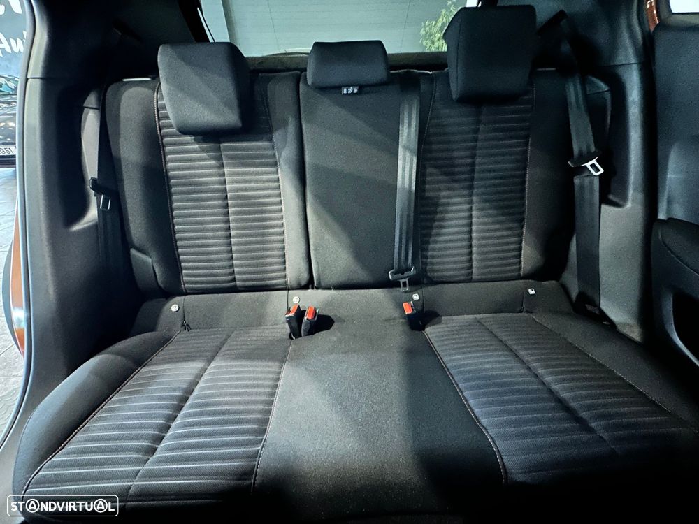 Peugeot e-2008 50 kWh Active - 30