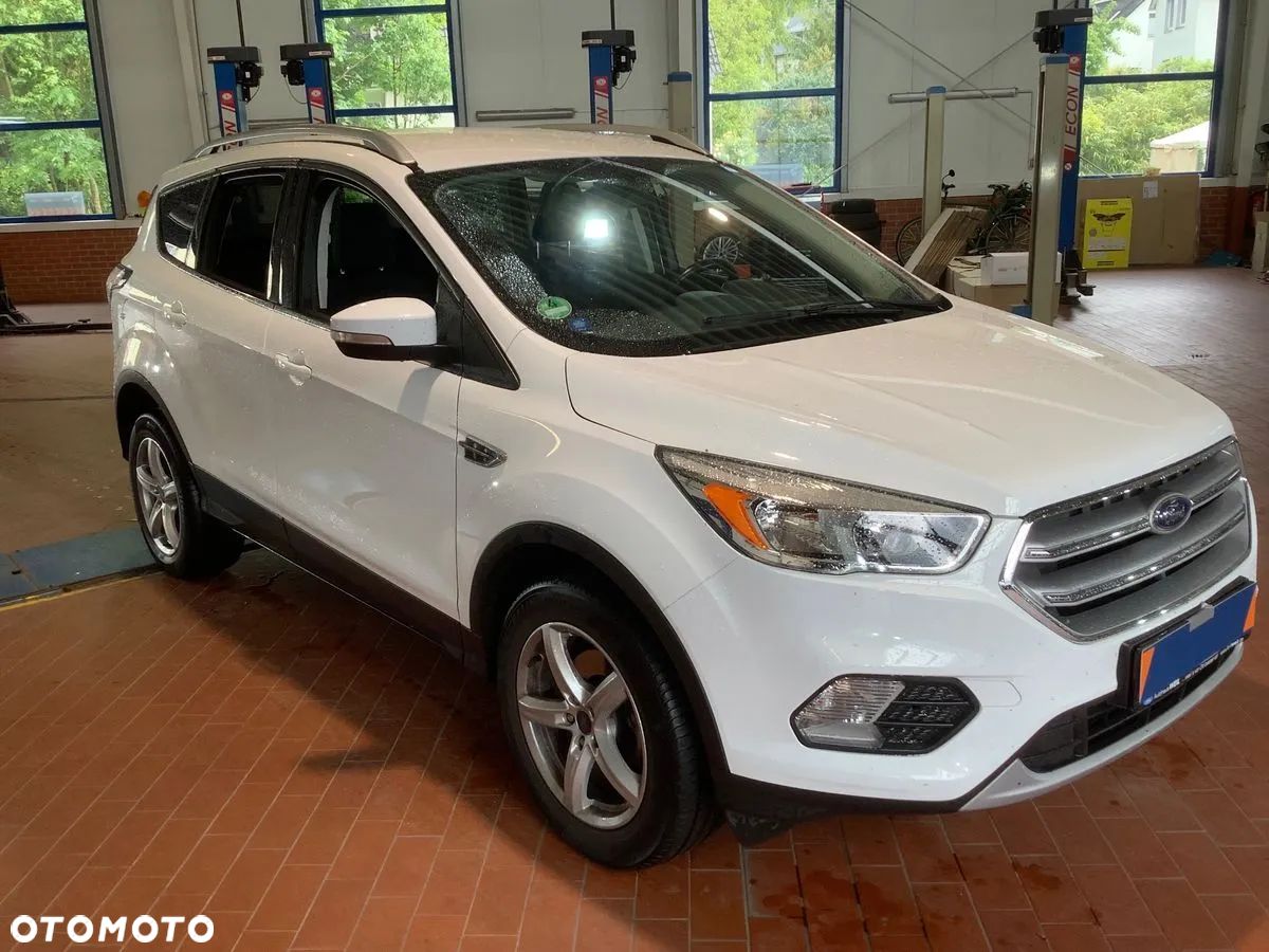 Ford Kuga 1.5 EcoBoost 2x4 Business Edition - 1