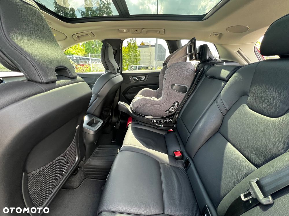 Volvo XC 60 B5 B AWD Momentum Pro - 15
