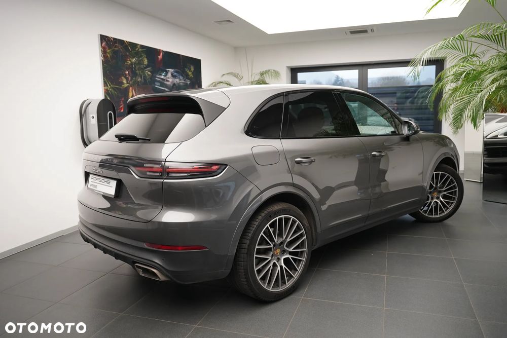 Porsche Cayenne Standard - 36