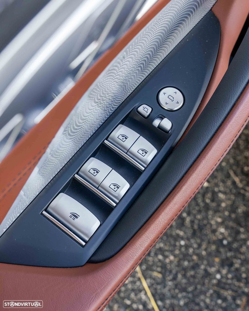 BMW M850i xDrive - 33