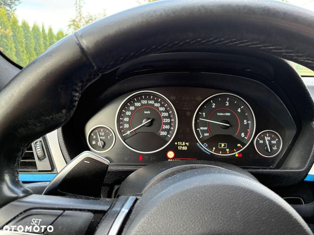 BMW Seria 3 330d M Sport - 12