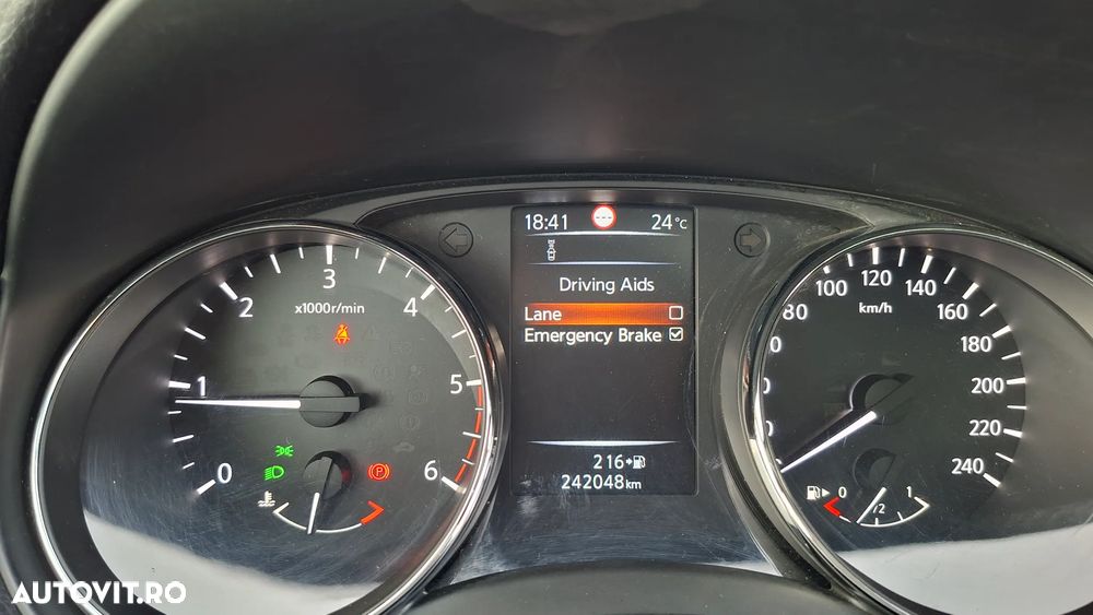 Nissan Qashqai 1.5 DCI N-Connecta - 16