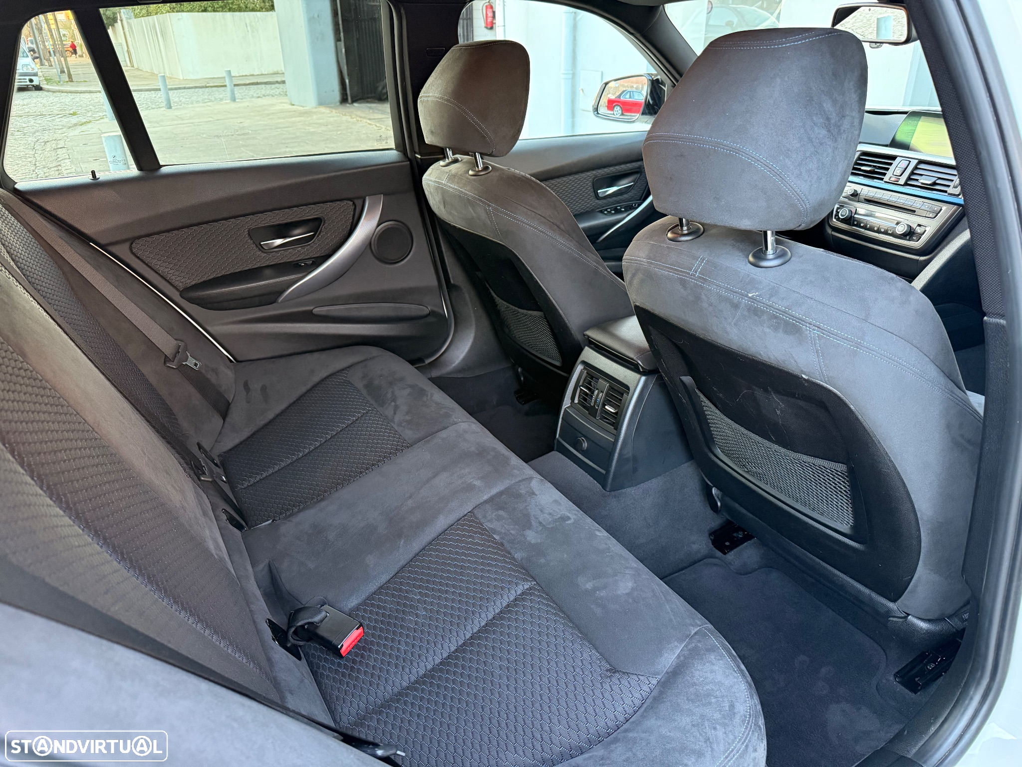 BMW 320 d Touring Auto Pack M - 16