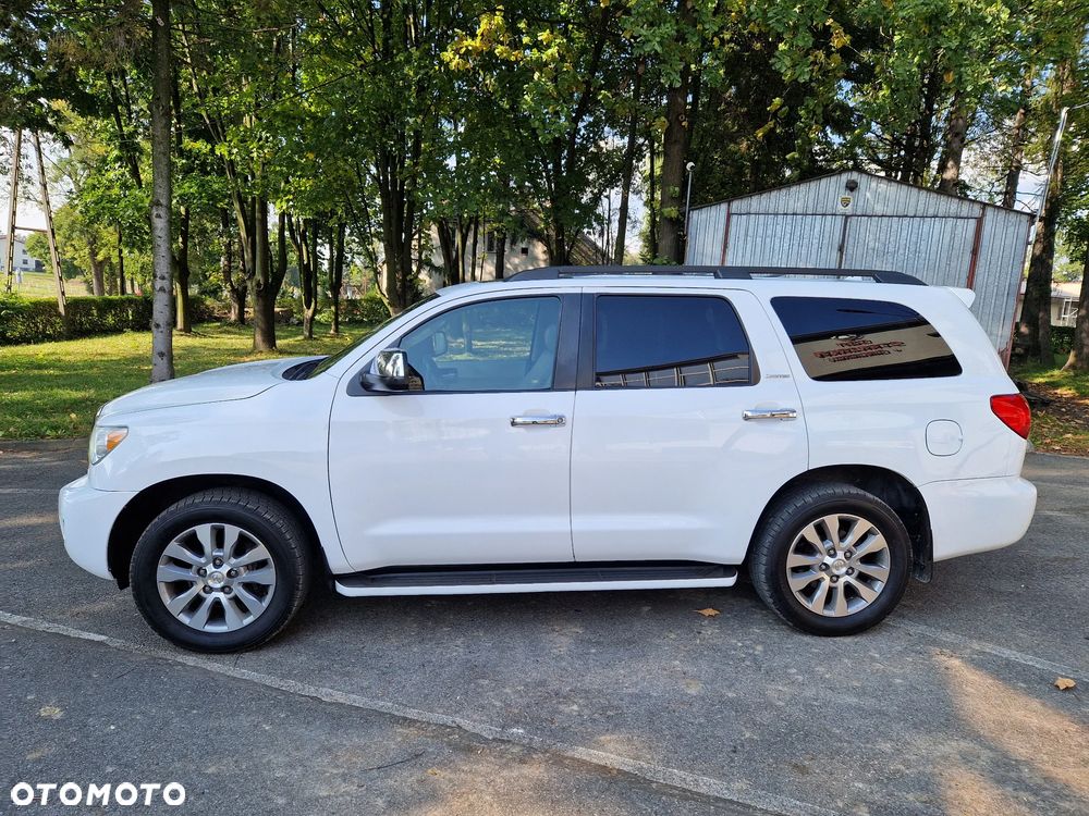 Toyota Sequoia - 28