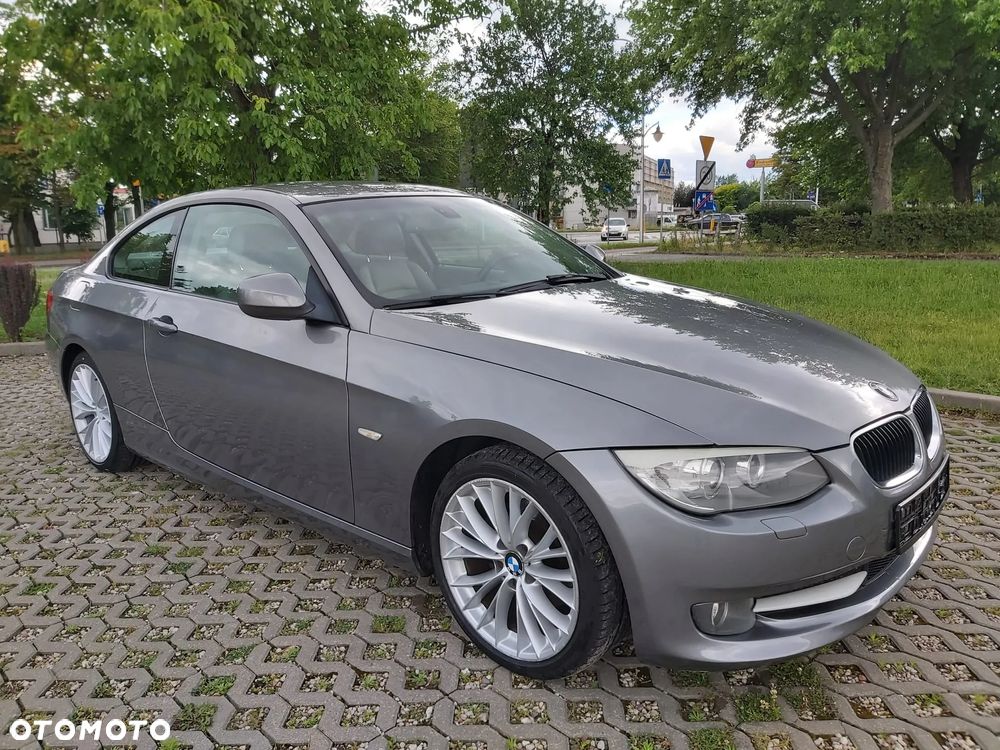 BMW Seria 3 320d DPF Efficient Dynamics Edition - 8