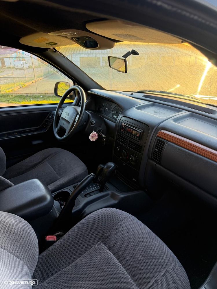 Jeep Grand Cherokee 4.0 Laredo - 6