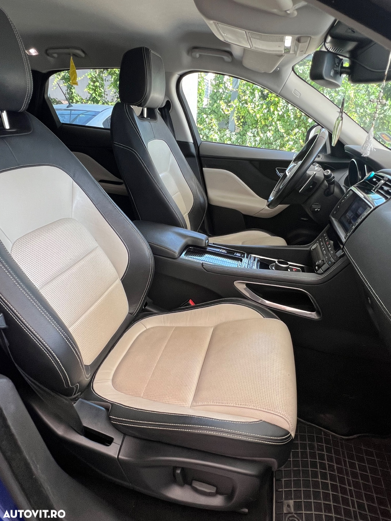 Jaguar F-Pace 20d AWD R-Sport - 7