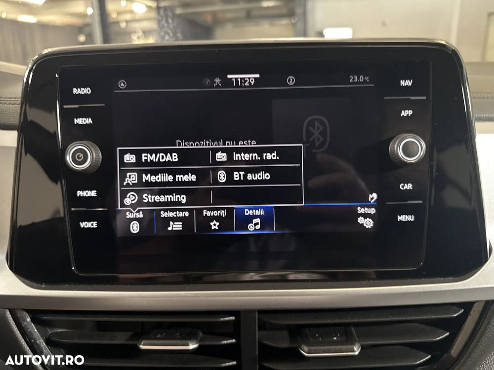 Volkswagen T-Roc - 19