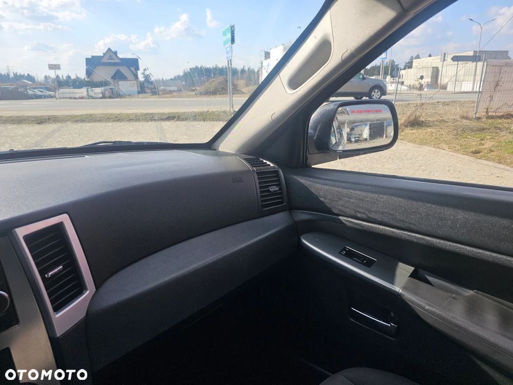 Jeep Grand Cherokee - 29