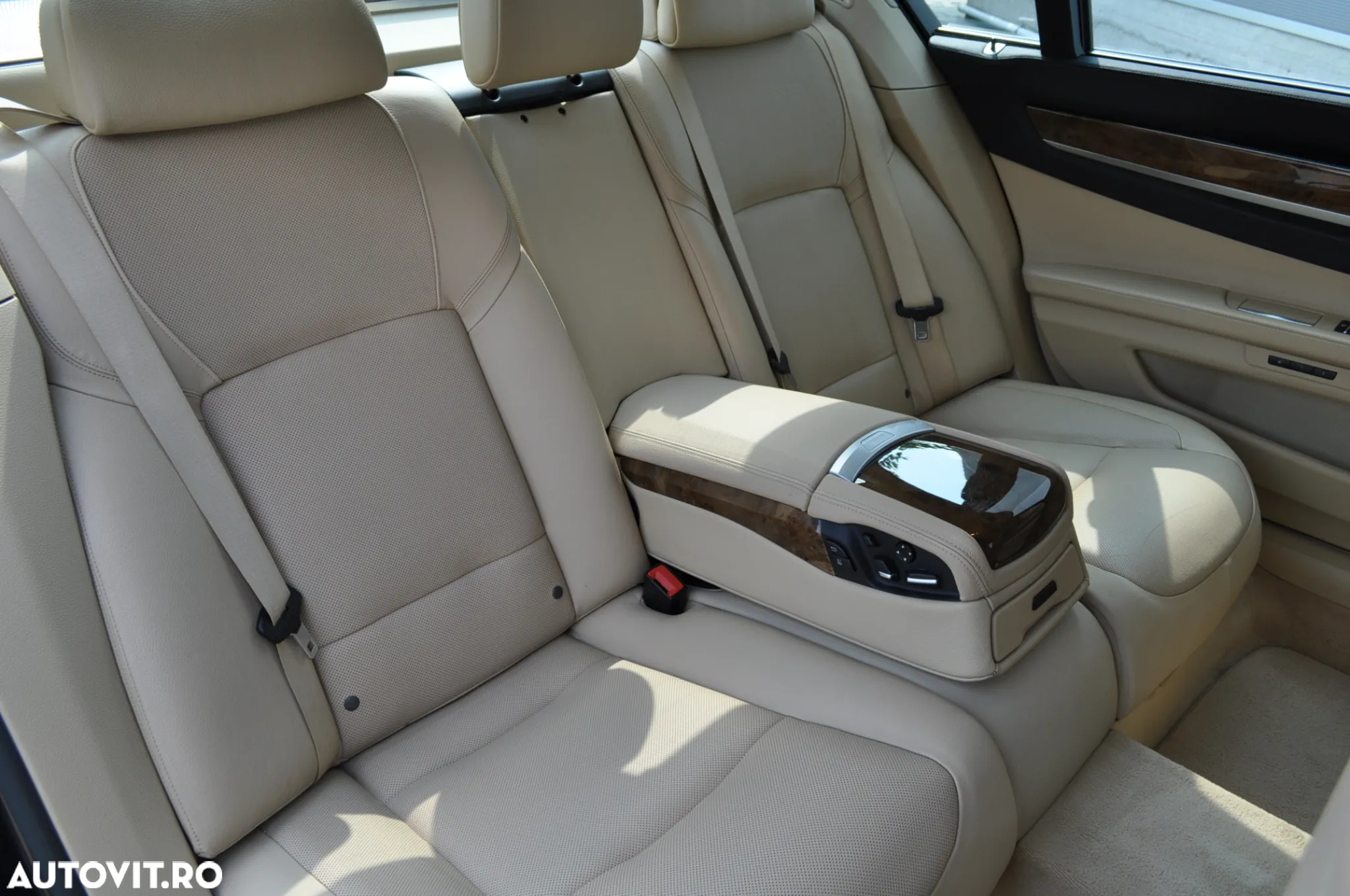 BMW Seria 7 750Ld xDrive - 25