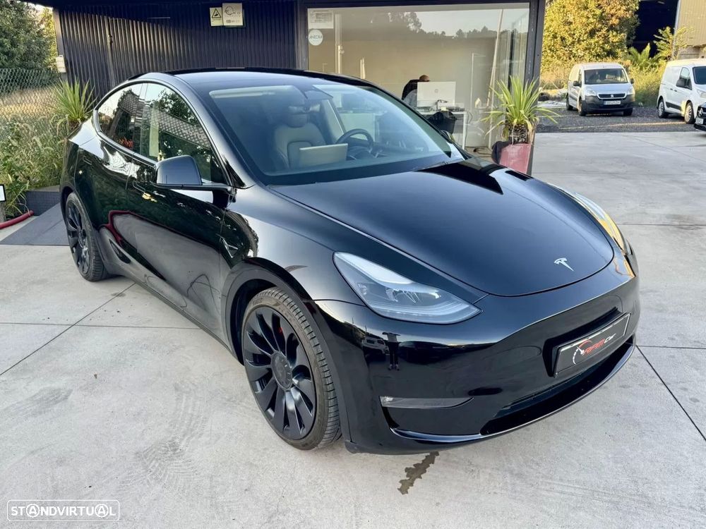 Tesla Model Y Performance Dual Motor AWD - 2