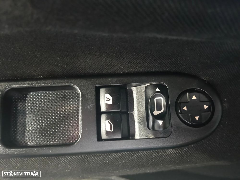 Peugeot 207 1.4 16V Open - 12