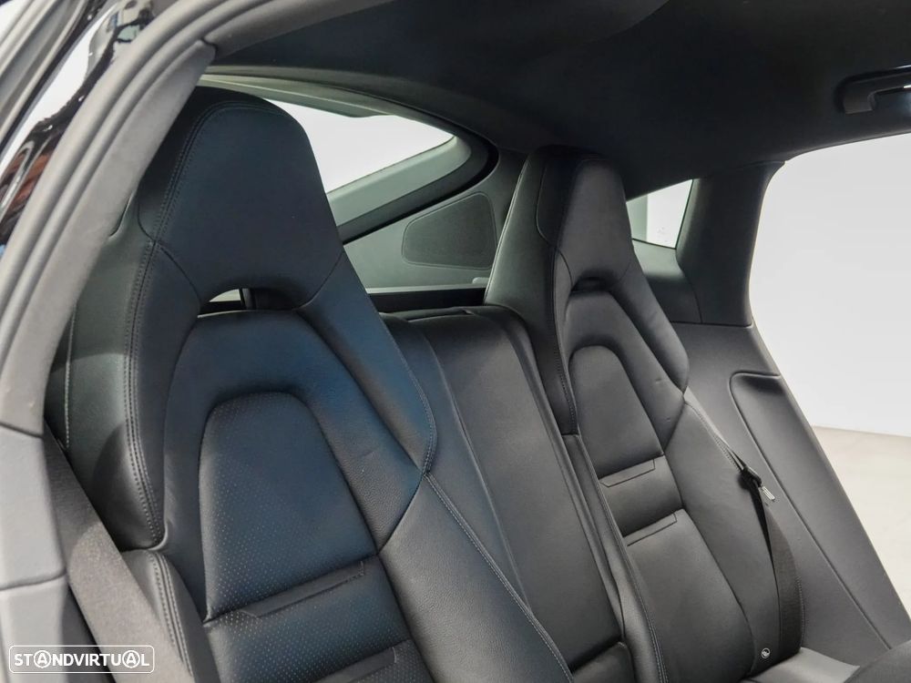Porsche Panamera 4 E-Hybrid - 22