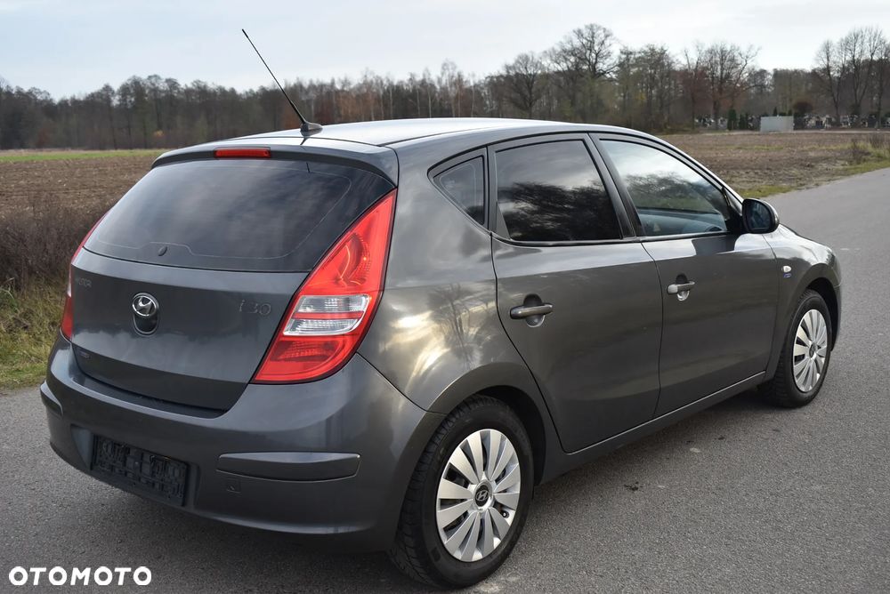 Hyundai i30 1.4 Base + EU5 - 10