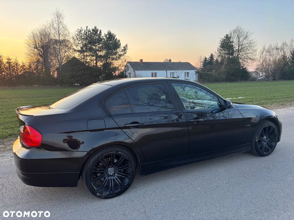 BMW Seria 3 318i - 8