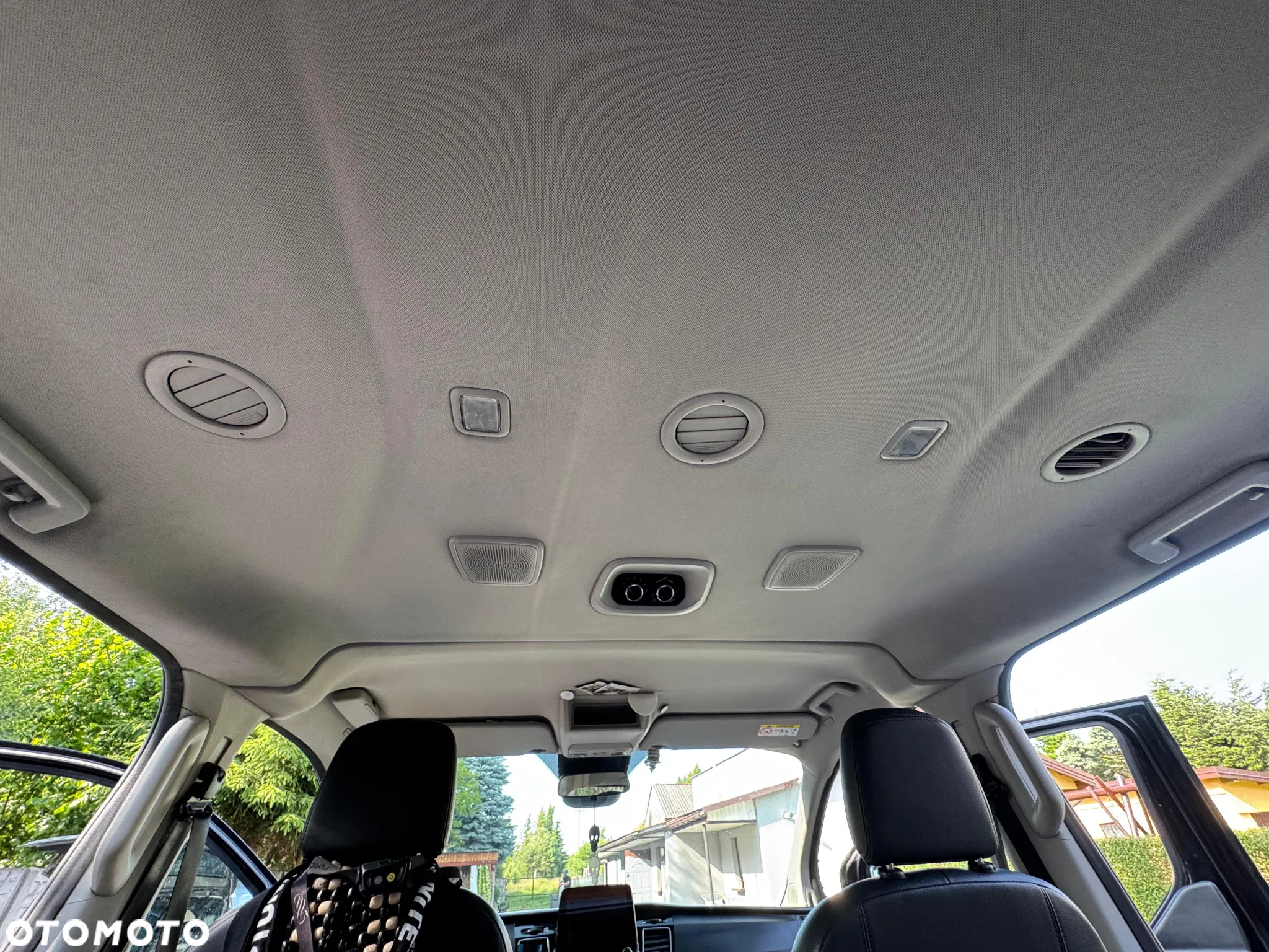 Ford Tourneo Custom - 12