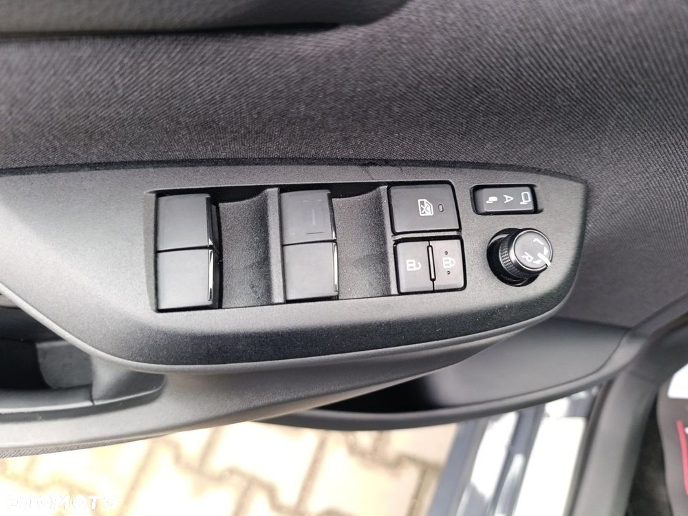 Toyota Yaris Hybrid 1.5 GR Sport - 27
