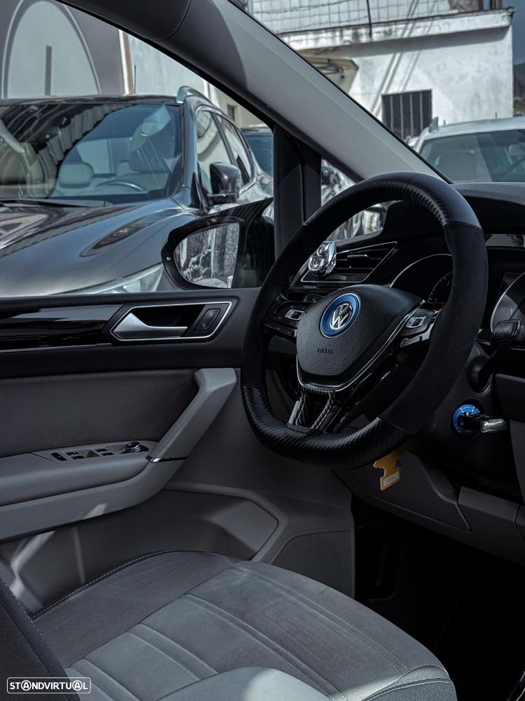 VW Touran 1.6 TDI R-Line DSG - 12