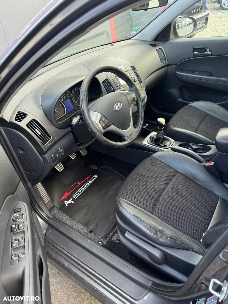 Hyundai i30 1.6 CRDI blue Style - 12