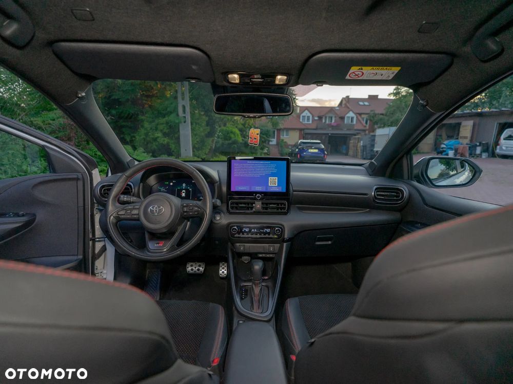 Toyota Yaris Hybrid 1.5 GR Sport - 16