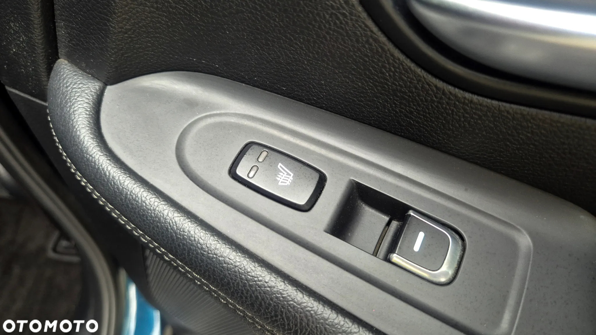 Kia Carens 1.6 GDI Dream Team Edition - 20