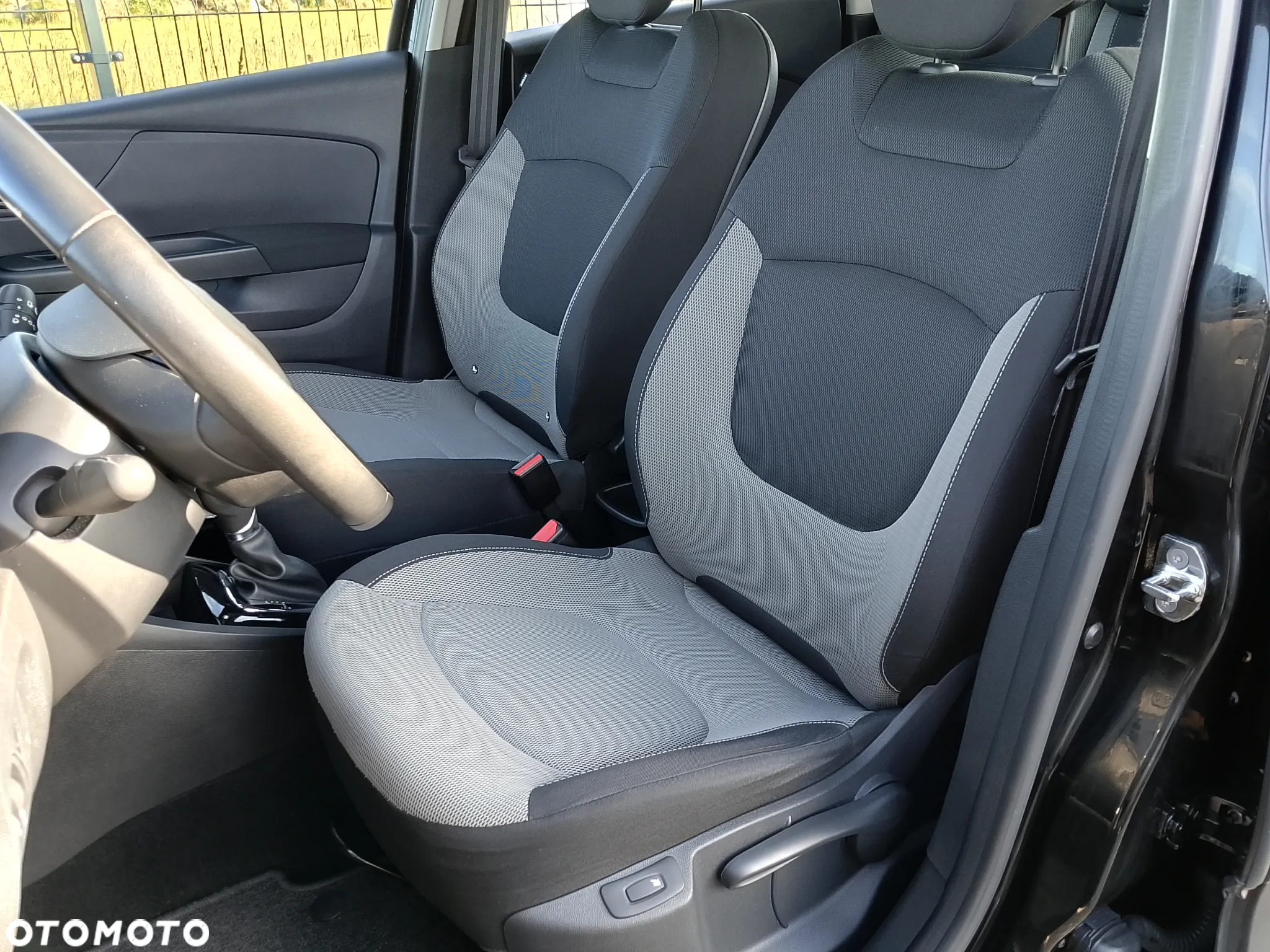 Renault Captur 1.2 Energy TCe Limited EDC - 26