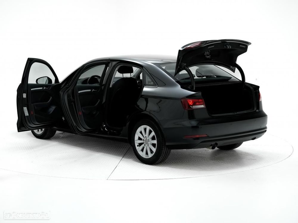 Audi A3 Limousine 1.6 TDI Business Line Attraction - 5