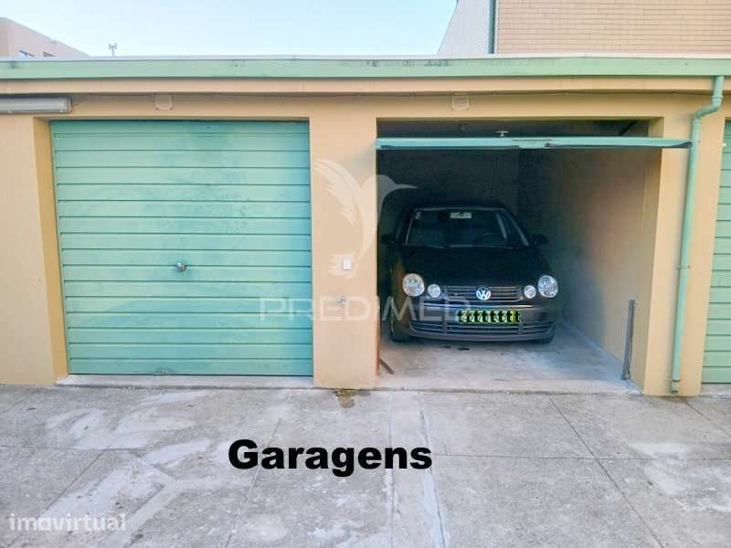 T2 com 2 Garagens Fechadas | Último Piso com Elevador | Excelente E... - Grande imagem: 5/34