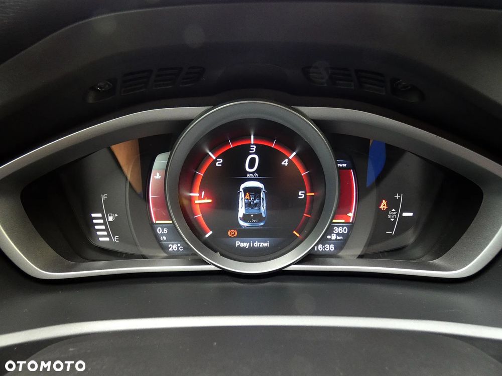 Volvo V40 Cross Country D2 Drive-E Momentum - 13