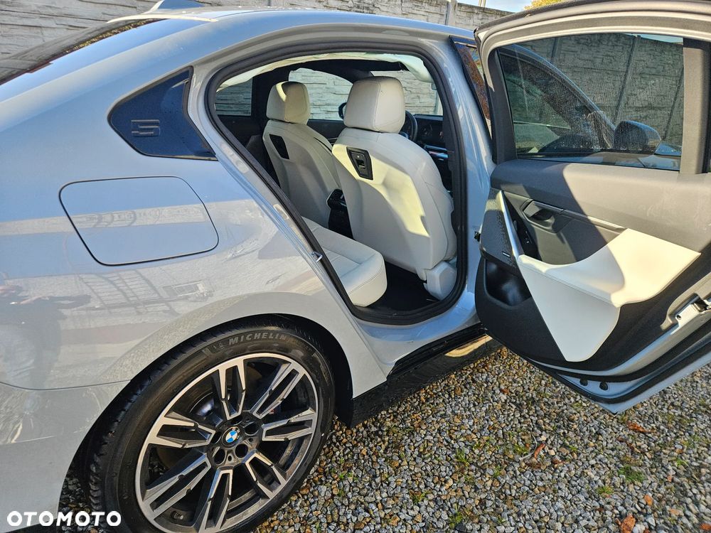 BMW Seria 5 - 16