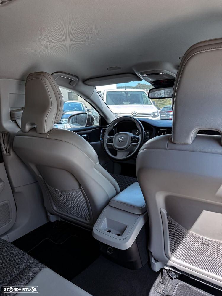 Volvo V60 2.0 D3 Momentum - 13