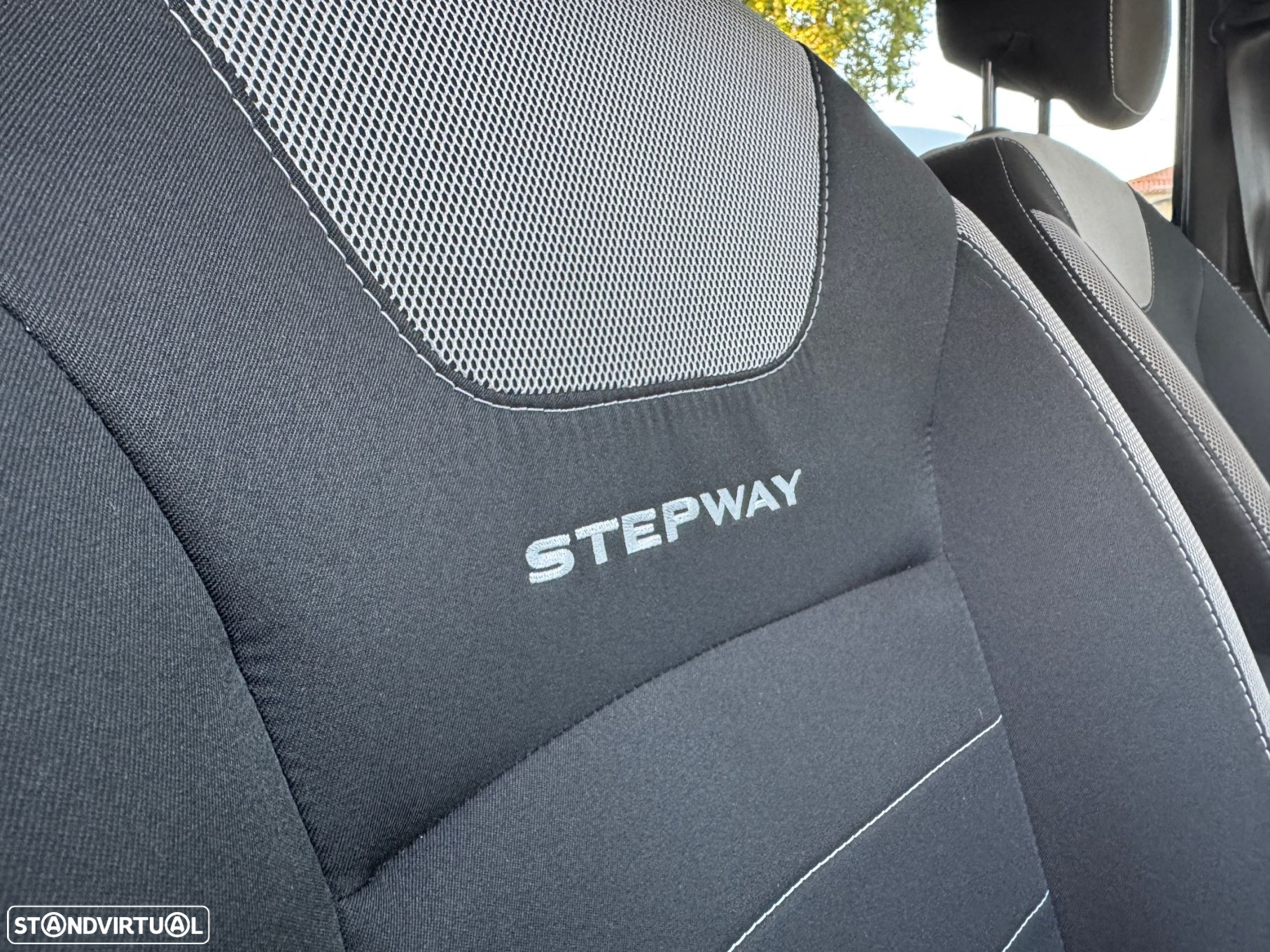 Dacia Lodgy 1.5 Blue dCi Stepway 7L - 24