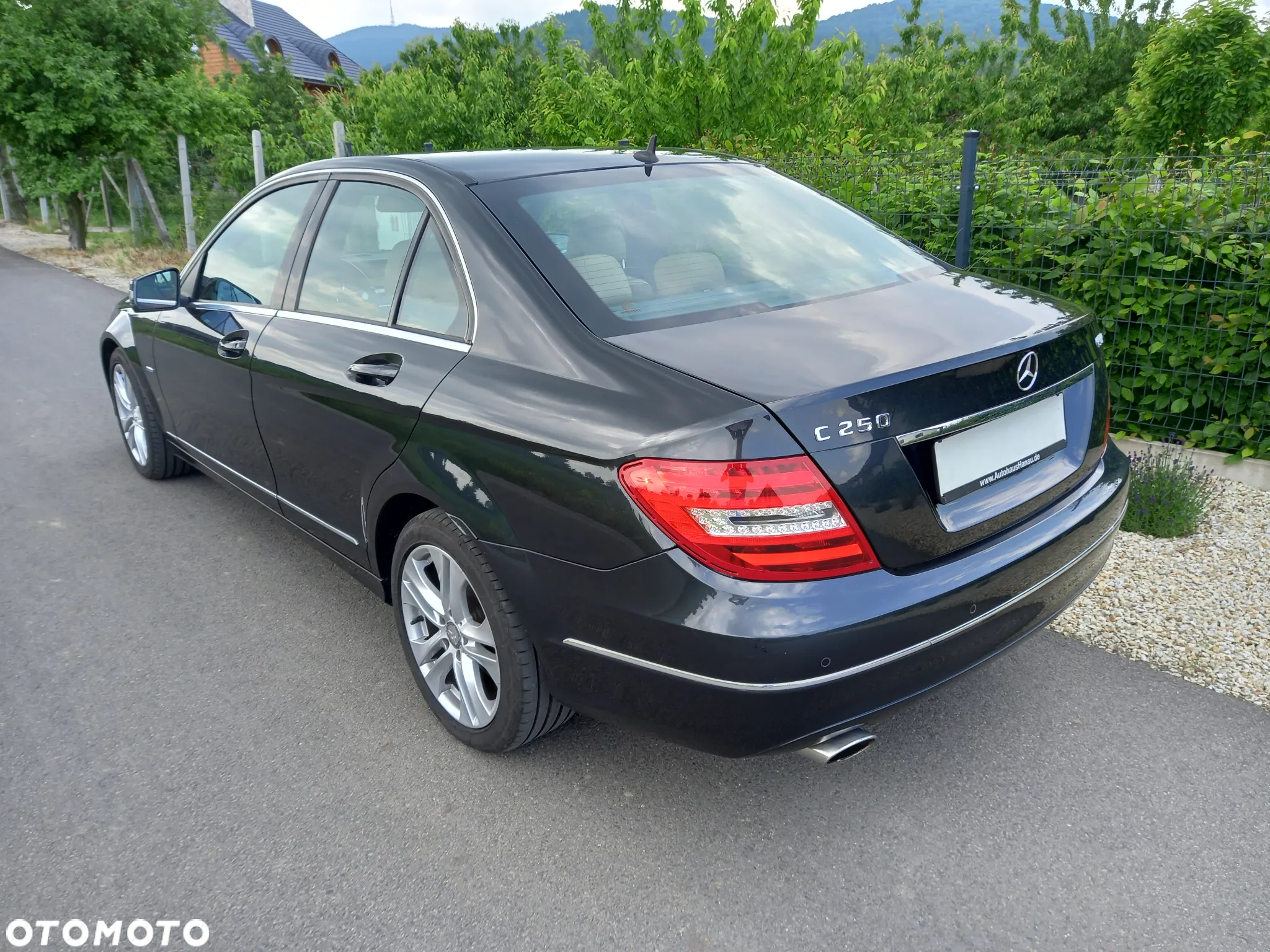 Mercedes-Benz Klasa C 250 CGI BlueEff Avantgarde - 5