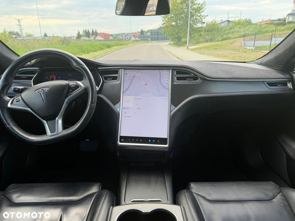 Tesla Model S - 25
