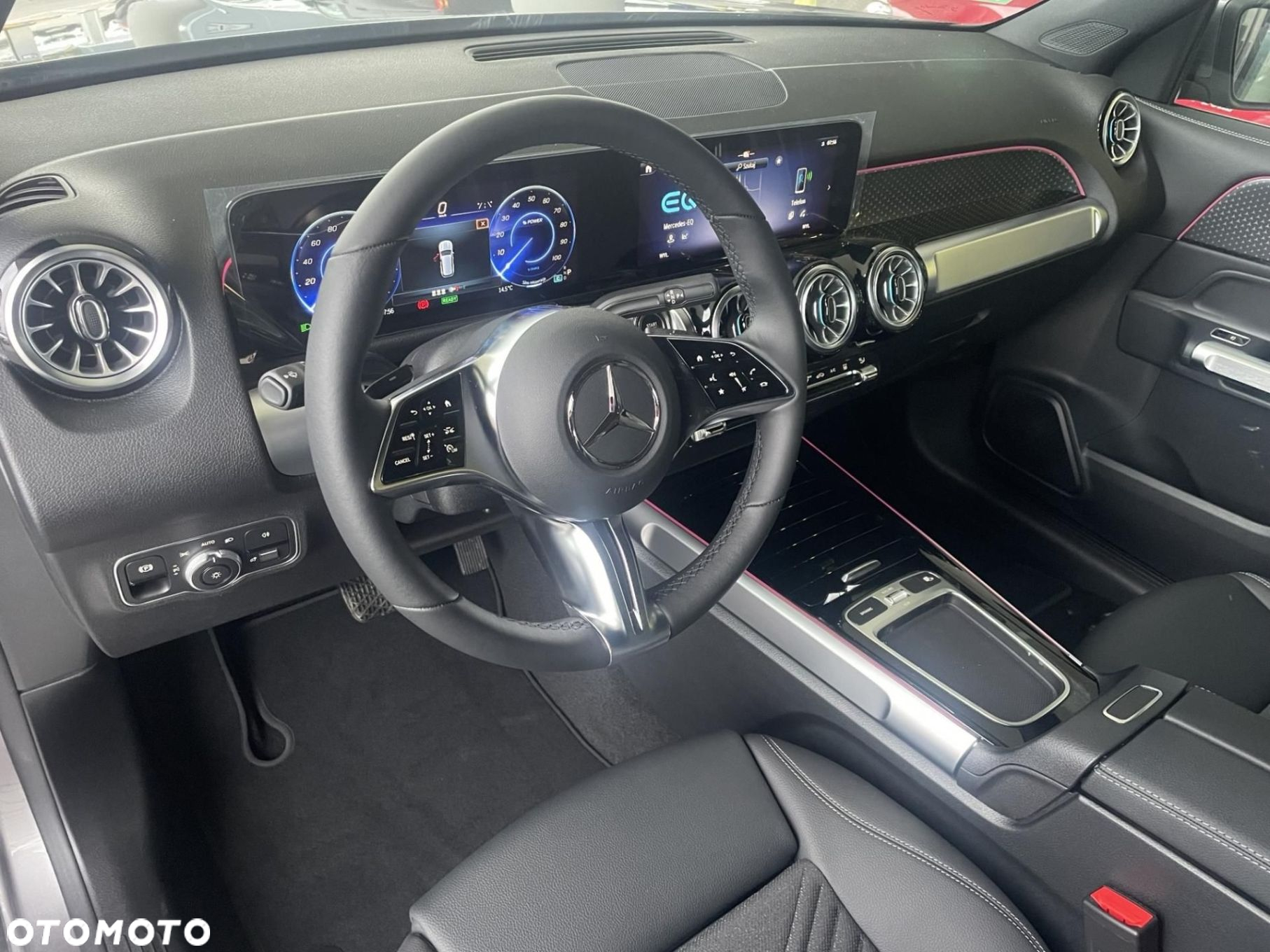 Mercedes-Benz EQB - 8