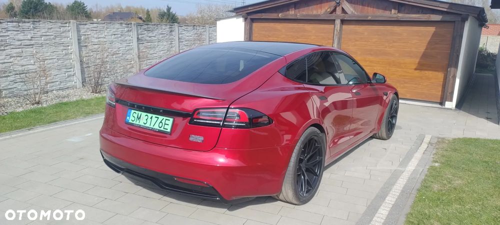 Tesla Model S - 8