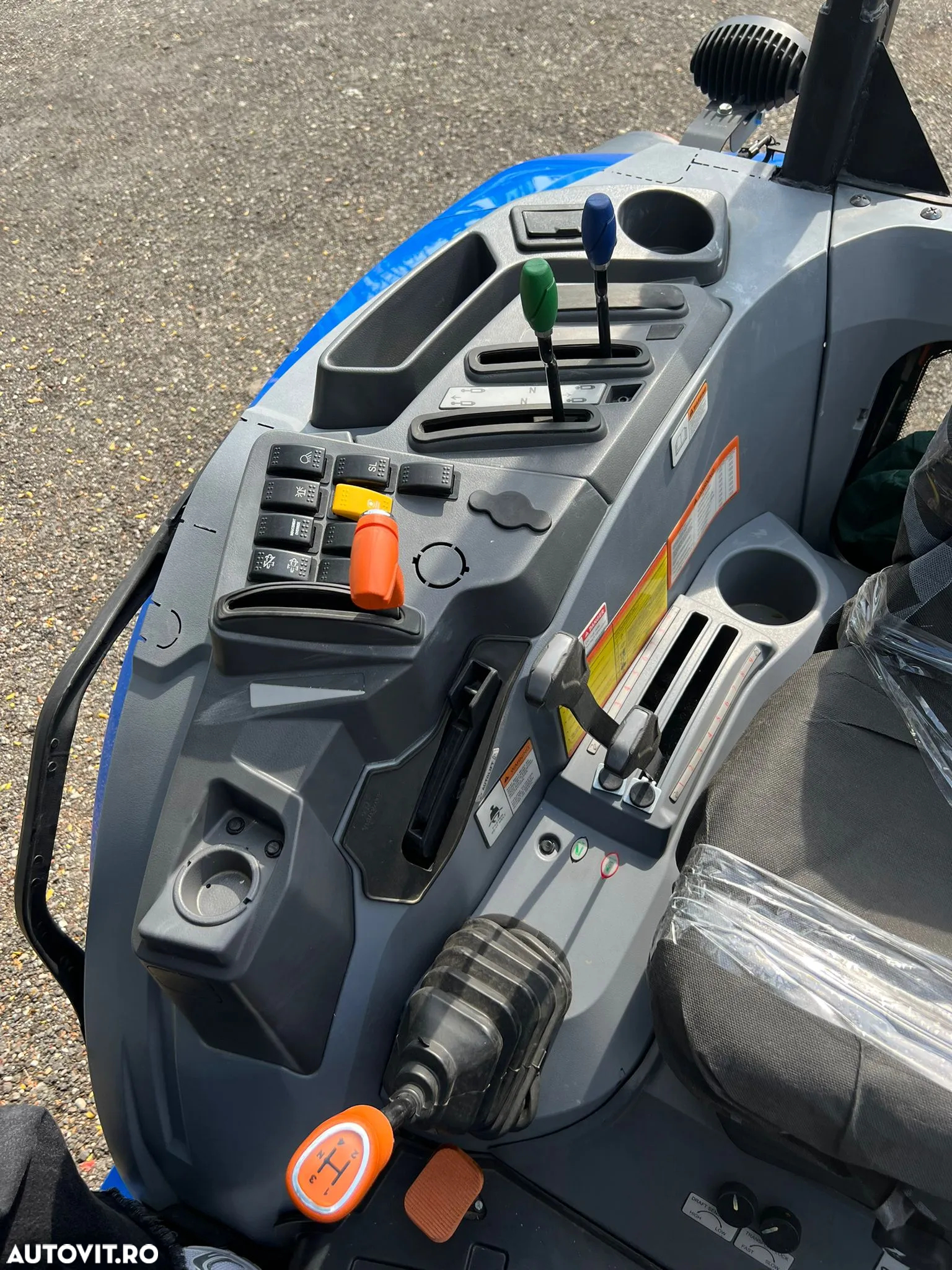 Solis Tractro NOU, Model S60 - 6